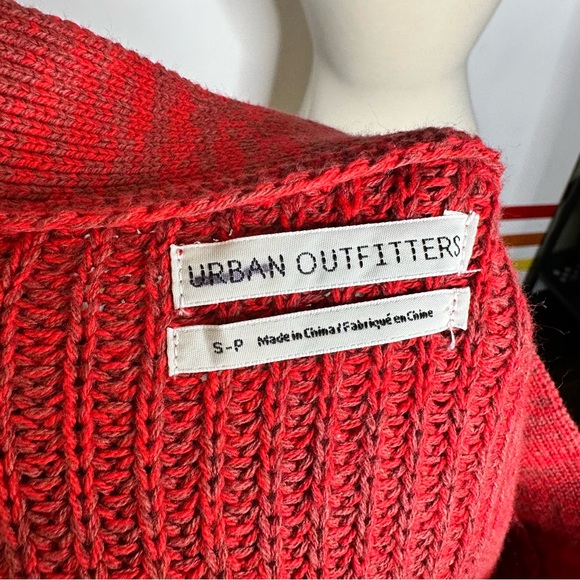 NEW Urban Outfitters Knit Cropped Sweater size small - Picture 3 of 5